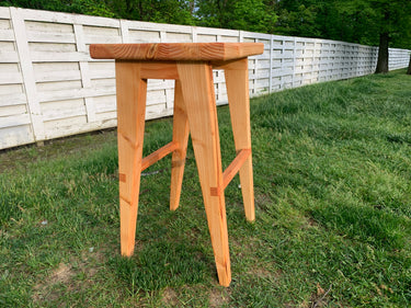Taburete moderno de 2x4 - Planos